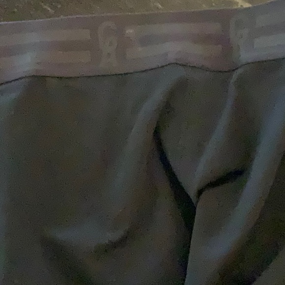 Good American Spandex Capri’s - Picture 4 of 6